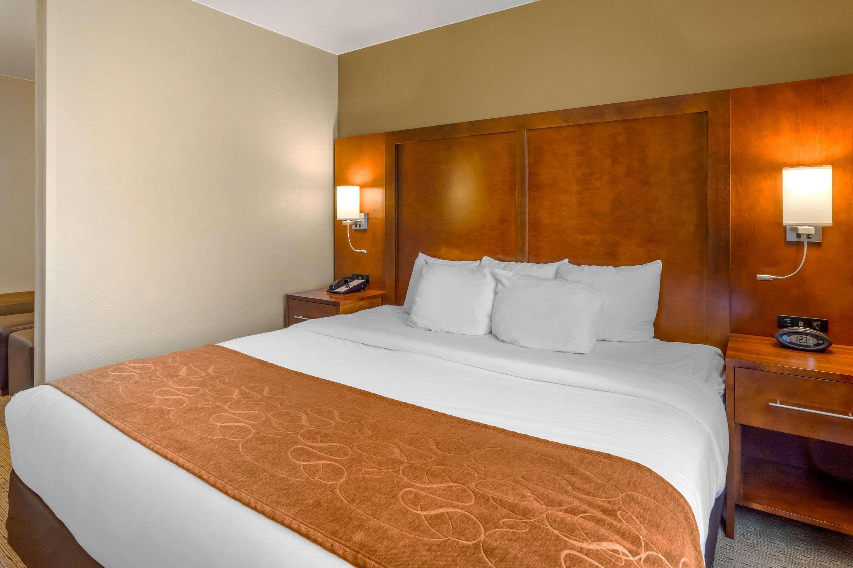 Comfort Suites Burlington Exterior foto