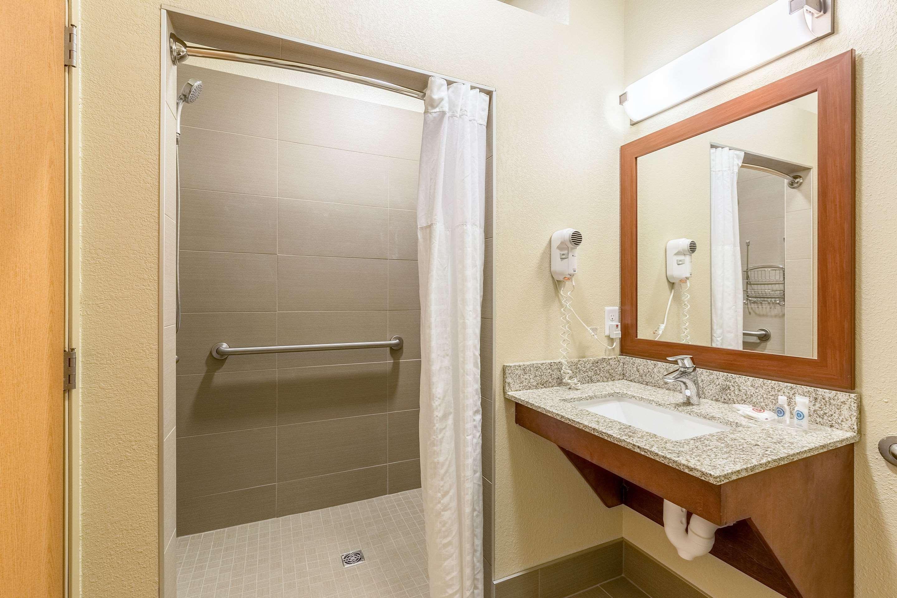 Comfort Suites Burlington Exterior foto